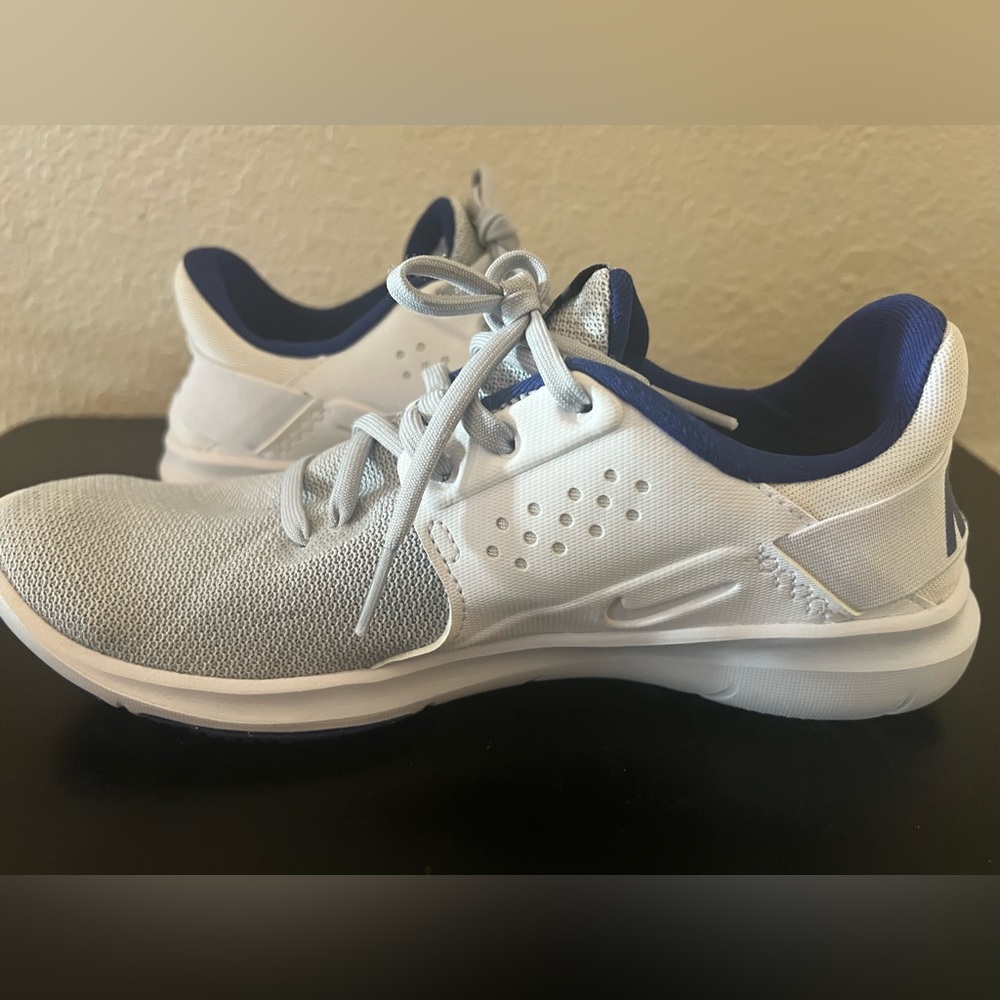 Nike Flex Control 3 Sneakers